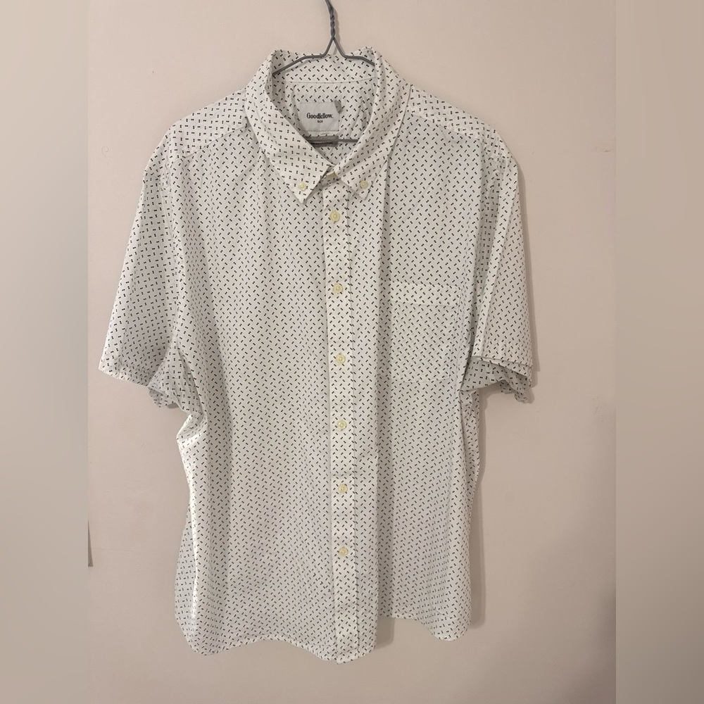 Goodfellow & Co White and Black Patterned Button Down Shirt